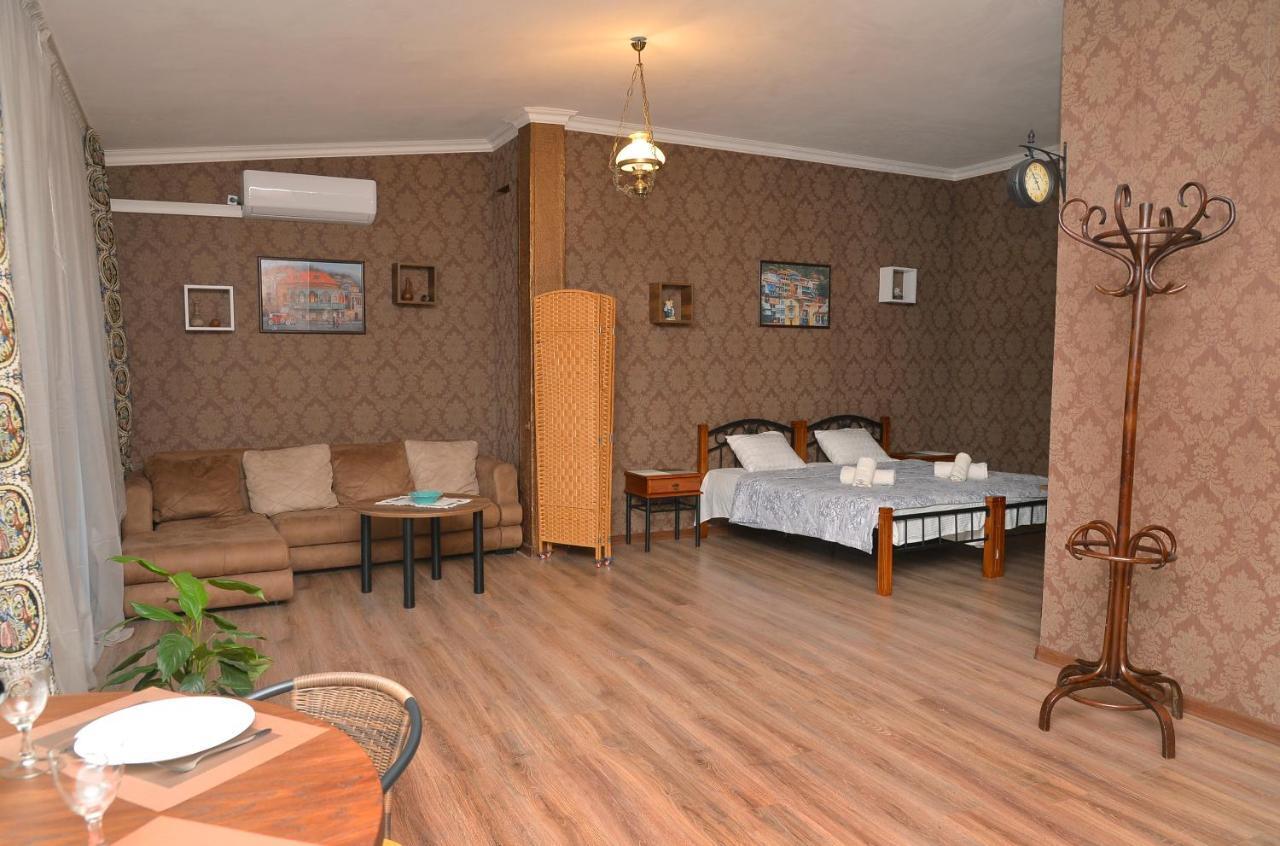 Natia'S Apartment On Dadiani St. Tbilisi Buitenkant foto