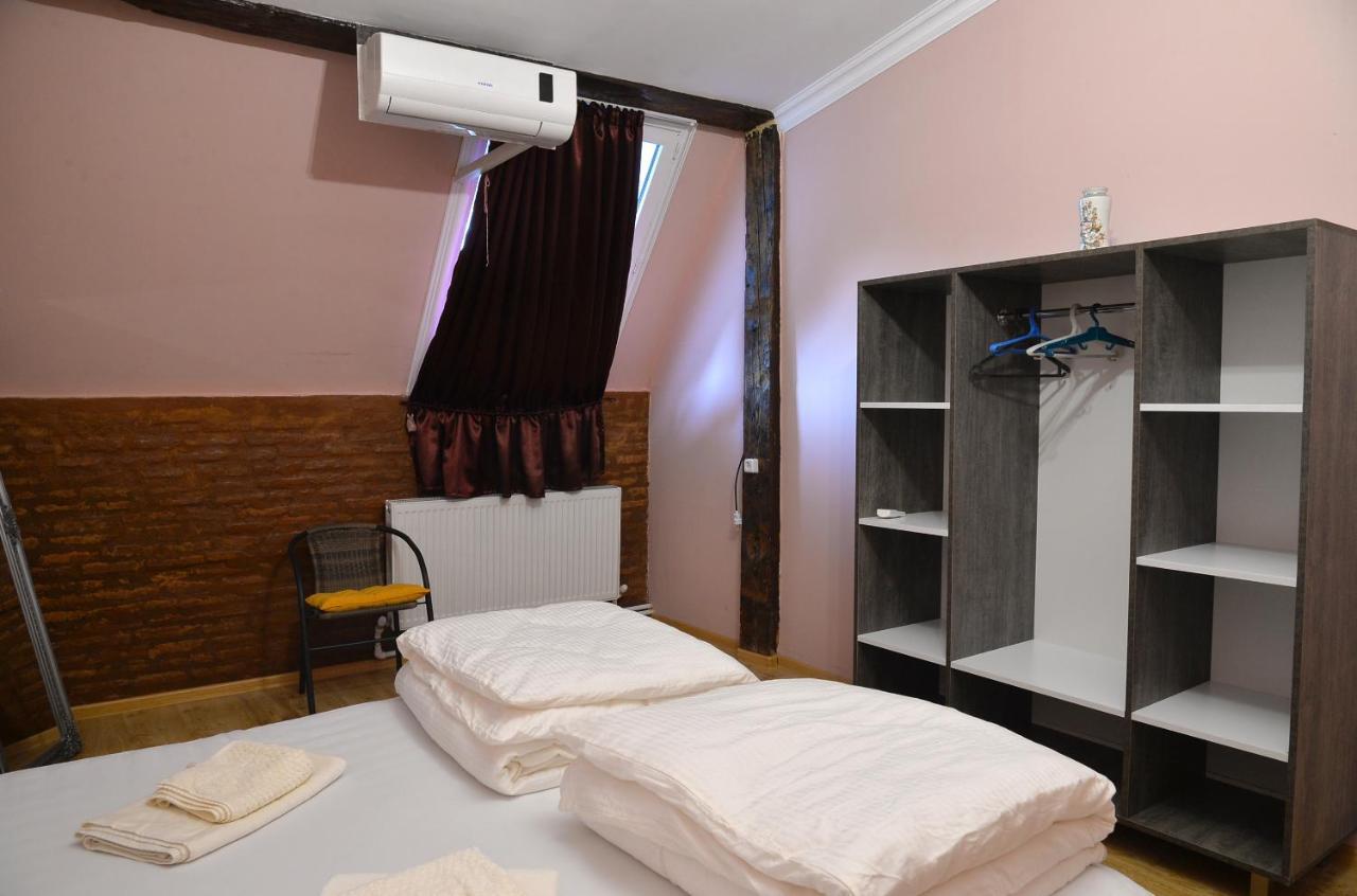 Natia'S Apartment On Dadiani St. Tbilisi Buitenkant foto