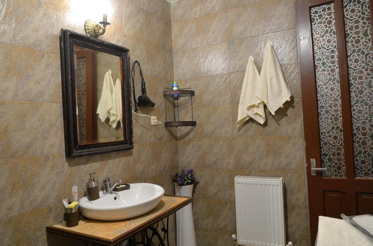 Natia'S Apartment On Dadiani St. Tbilisi Buitenkant foto